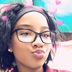 Meet your Posher, Akilee